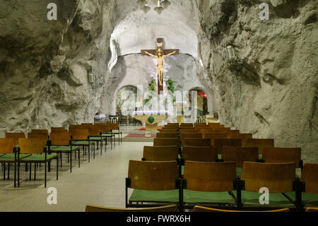 Das Innere der Höhle Kirche (Sziklatemplom), Gellért-Hügel, Budapest, Ungarn Stockfoto