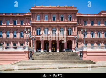 Das rosa Haus, die Villa des Präsidenten von Argentinien in Buenos Aires, Argentinien, Südamerika. Stockfoto