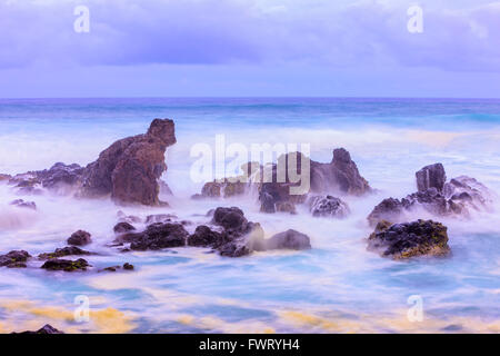Wellen am Strand von Maui Stockfoto