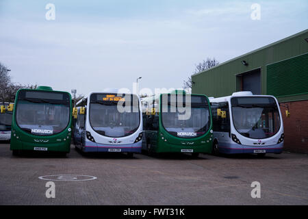 Erste Bus UK Busse Stockfoto