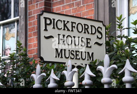 Pickfords House Museum am Mönch Tor im Derby Stockfoto