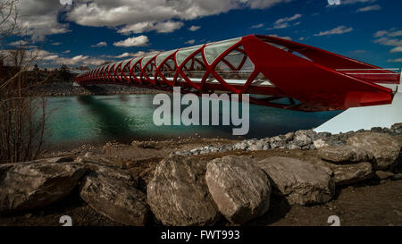 Friedensbrücke Stockfoto