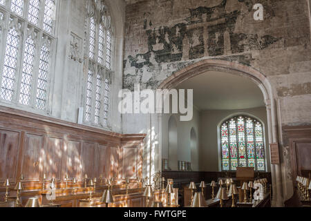 Gildenkapelle Stratford Upon Avon, im Inneren der Gildenkapelle in Stratford Upon Avon, die ein einzigartiges mittelalterlichen Doom-Gemälde über dem Chorbogen zeigt. Stockfoto