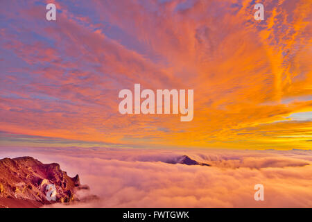 Haleakala Krater bei Sonnenaufgang, Maui Stockfoto