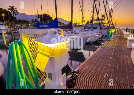 Hafen von Lahaina Boote angedockt Morgengrauen, Maui, Hawaii Stockfoto