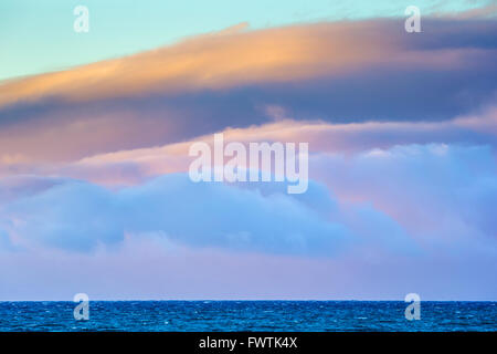 Ansicht von West Maui Mountains eingehüllt in eine Wolke von Kihei gesehen Stockfoto