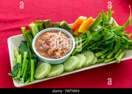 Frische Garnelen paste Chilisauce mit viele Gemüse thai-Küche Stockfoto