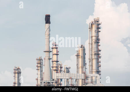 Öl-Raffinerie-Anlage in eingereicht Stockfoto