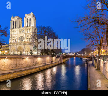 Kathedrale Notre Dame Reims Champagne in der Abenddämmerung, Paris Frankreich Stockfoto