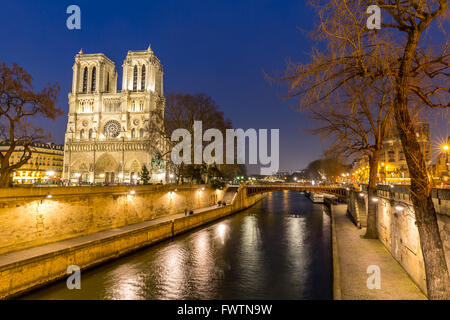 Kathedrale Notre Dame Reims Champagne in der Abenddämmerung, Paris Frankreich Stockfoto