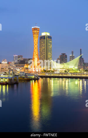 Skyline und den Hafen von Kobe Turm Kansai, Japan Stockfoto
