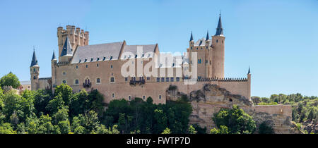 Der Alcázar von Segovia ist eine steinerne Festung, befindet sich in der alten Stadt Segovia, Spanien. Stockfoto