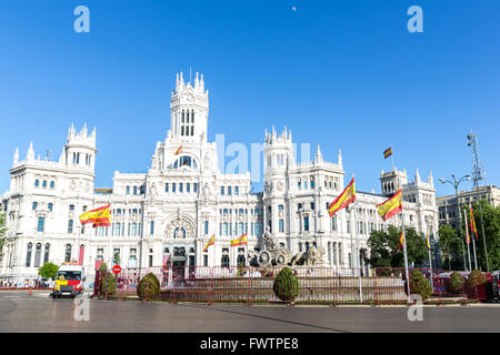 Plaza De La Cibeles (Kybele Quadrat) - Central Post Office (Palacio de Comunicaciones), Madrid, Spanien. Stockfoto