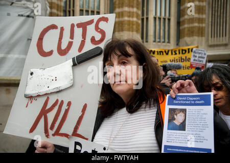 Whitehall, 6. April 2016. Einen vierten 48-Stunden-Streik von Junior Ärzte über Änderungen auf ihren Vertrag mit der NHS. Gill Thompson Stockfoto