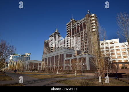 Hauptsitz der nationalen Ölgesellschaft KazMunaiGaz in Astana, der Hauptstadt von Kasachstan Stockfoto