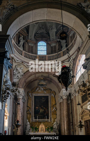 Innenansicht der Kathedrale von Verona Stockfoto