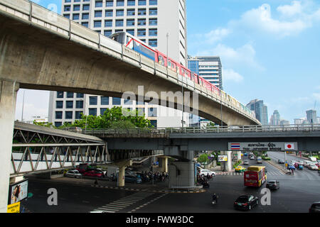 Bangkok, Thailand - 12. März 2016: Der Bangkok Mass Transit System (BTS). Dies ist die beste und bequemste Art, trav Stockfoto