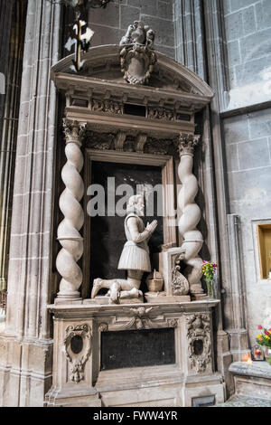 Statue in Kapelle, Chapelle Saint-Joseph in Kathedrale von St. Just und St Pasteur, Narbonne, Aude, südlich von Frankreich, Frankreich. Stockfoto