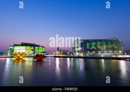 Nachtansicht und Sonnenuntergang an Banpo, schwimmenden Inseln Stockfoto