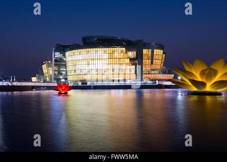 Nachtansicht und Sonnenuntergang an Banpo, schwimmenden Inseln Stockfoto