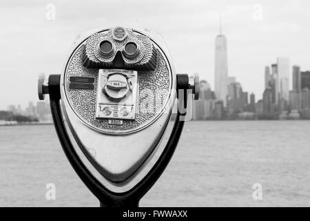 Münz-Fernglas, Liberty Island, New York, Vereinigte Staaten von Amerika. Stockfoto