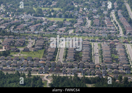 Luftaufnahme einer Unterteilung in Kingston, Ontario, am 28. Juni 2014. Stockfoto