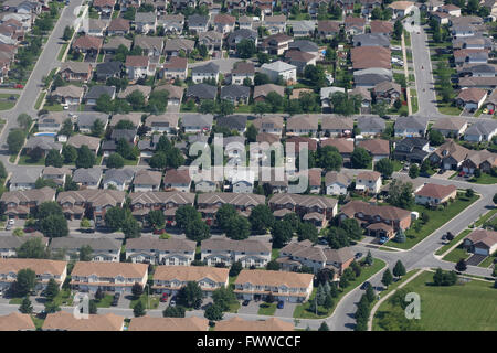 Luftaufnahme einer Unterteilung in Kingston, Ontario, am 28. Juni 2014. Stockfoto