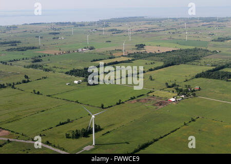 Windkraftanlagen in Wolfe Island, Ontario, am 28. Juni 2014. Stockfoto