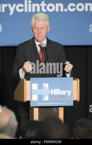 Philadelphia, Pennsylvania, USA. 7. April 2016. Ehemaliger Präsident BILL CLINTON bei der Hillary Clinton Supporter Event statt, an der Dorothy Emanuel Recreation Center in Philadelphia Pa Credit: Ricky Fitchett/ZUMA Draht/Alamy Live News Stockfoto