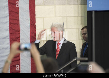 Philadelphia, Pennsylvania, USA. 7. April 2016. Ehemaliger Präsident BILL CLINTON bei der Hillary Clinton Supporter Event statt, an der Dorothy Emanuel Recreation Center in Philadelphia Pa Credit: Ricky Fitchett/ZUMA Draht/Alamy Live News Stockfoto