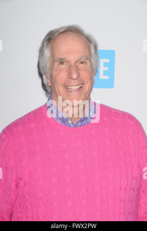 7. April 2016 statt auf dem Forum, Los Angeles - Los Angeles, California, Vereinigte Staaten von Amerika - 7. April 2016 - Los Angeles-Kalifornien-USA - Schauspieler HENRY WINKLER bei der Veranstaltung '' WE Tag ''. (Kredit-Bild: © Paul Fenton über ZUMA Draht) Stockfoto