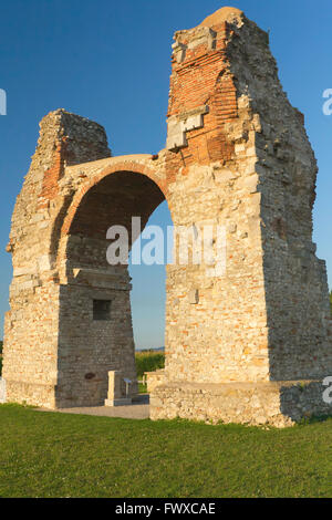 Alte römische Tor (Heidentor) in Carnuntum, Österreich (Europa) Stockfoto