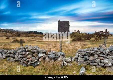 Sonnenuntergang in den Ruinen des Hauses Wheal Jenkin Motor an Schergen auf Bodmin Moor in Cornwall Stockfoto