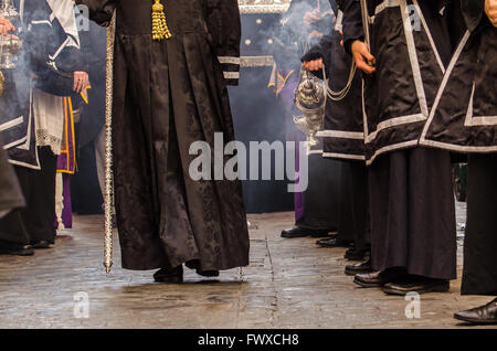 Prozessionen der Semana Santa Büßer Cadiz Stadt 2016 Stockfoto