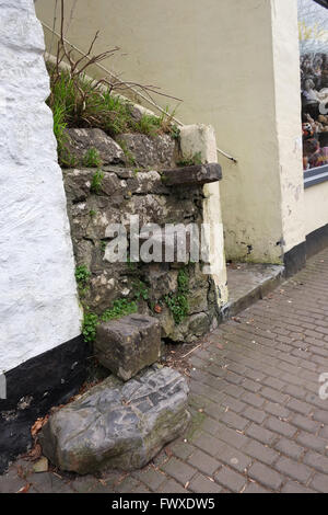 Cheddar Gorge, viele der Gebäude nun Investitionen müssen verjüngende 8. April 2016 fehlen und Stockfoto