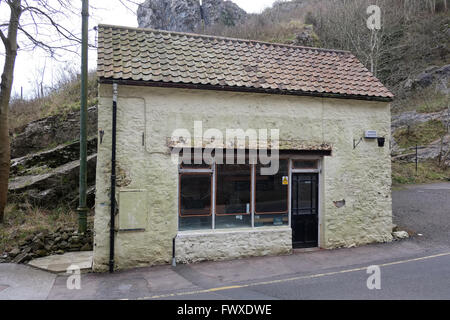 Cheddar Gorge, viele der Gebäude nun Investitionen müssen verjüngende 8. April 2016 fehlen und Stockfoto