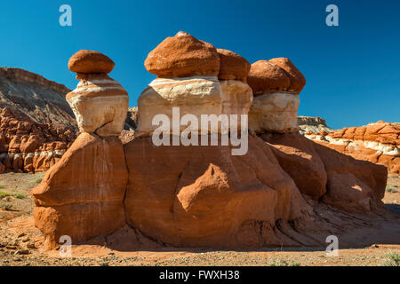 Sandstein-Goblins und Hoodoos am kleinen Ägypten geologischen Standort Bicentennial Autobahn Gebiet südlich Hanksville, Utah, USA Stockfoto