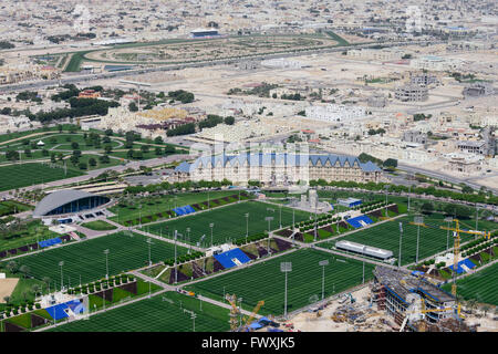 KATAR, Doha, Baustelle Sportpark Aspire Academy for Sports Excellence zur FIFA WM 2022, bewässerte Grünrasen in der Wüste, auch Trainingslager des deutschen Fußballteams FC Bayern, FC Bayern Stockfoto