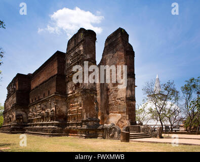 Sri Lanka, Polonnaruwa, Lankatilaka Gedige Bild Haus und Kiri Vihara Stockfoto