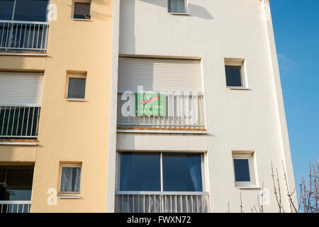 Immobilien zum Verkauf in neuen Gruissan rund um Hafen, Hafen, Narbonne, Aude, südlich von Frankreich, Frankreich. Stockfoto