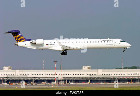 Eurowings Canadair CL-600-2 D 24 Regionaljet an Mailand, Italien Stockfoto