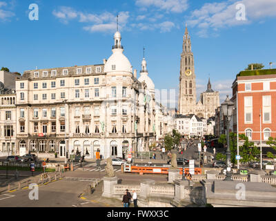 Hansahuis Gebäude, Suikerrui Straße und der Liebfrauenkathedrale in Antwerpen, Flandern, Belgien Stockfoto