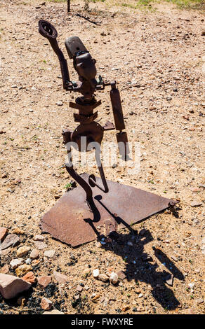 Mutonia Skulpturenpark, Alberrie Creek, Oodnadatta Track, Schrott-Metall-Skulptur von Robin "Mutoid" Cooke Stockfoto