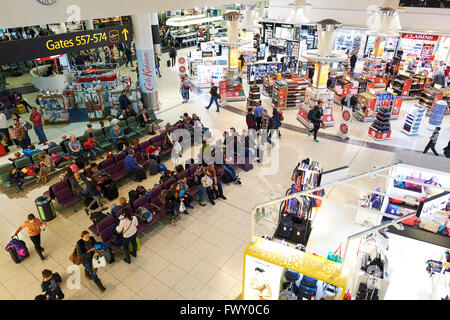 Departure Lounge North Terminal Gatwick Flughafen West Sussex London UK Stockfoto