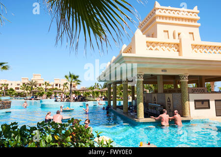 Swim Up Bar im Hotel Riu Touareg Boa Vista Kapverden Afrika Stockfoto