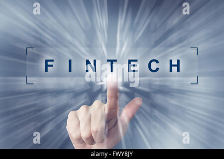 Hand klicken auf Fintech oder Finanztechnologie Knopf mit Zoom Effekt Hintergrund Stockfoto