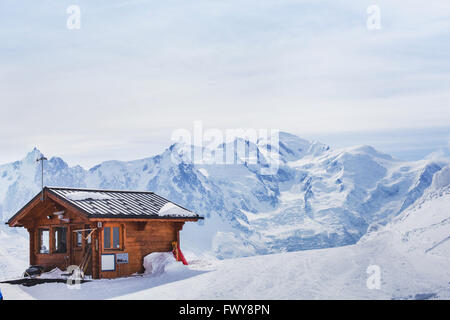 Holzhaus in Winterbergen Stockfoto