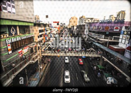 Bangkok-Blick vom Metropolitan Rapid Transit oder MRT, 2015 Stockfoto