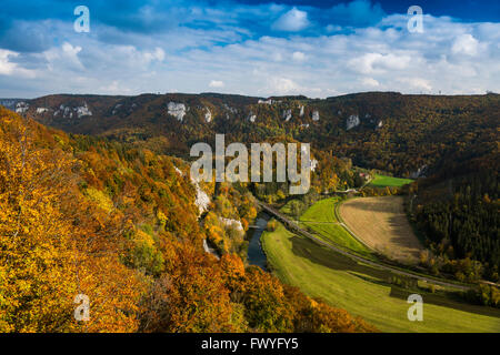 Blick über die Danube-Lücke auf Burg Wildenstein, Naturpark obere Donau, schwäbischen Alb, Baden-Württemberg, Deutschland Stockfoto