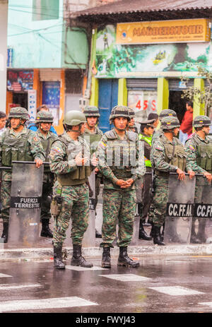 Banos De Agua Santa - 18. Juni 2015: ecuadorianischen Armee gemütlich an den Präsidenten von Ecuador In Banos De Agua Santa am 18. Juni Stockfoto